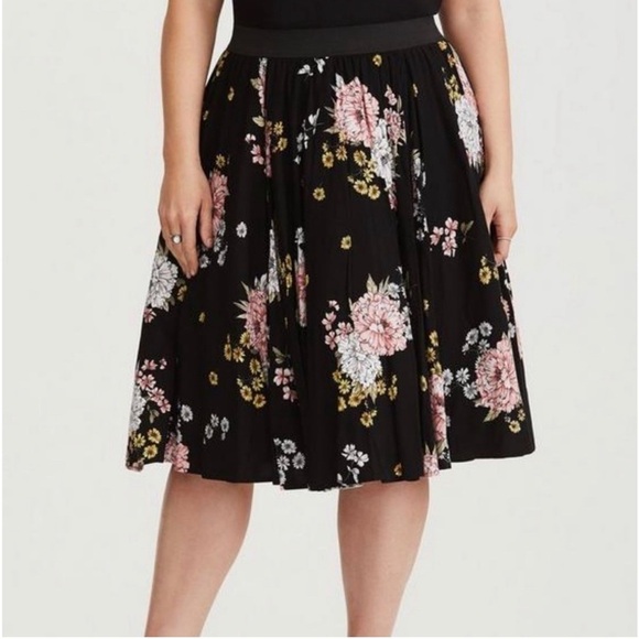 torrid Dresses & Skirts - TORRID GOTH PRAIRIE ROCKABILLY PIN UP BLACK FLORAL CHALLIS FULL SKIRT 1X
